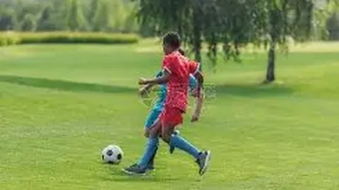 《曼联力保巴西铁腰！卡塞米罗加盟意愿强烈，不惧薪酬缩水挑战》