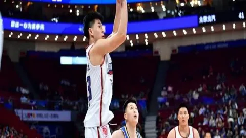 张琳艳获中国女子金球奖：海外磨砺非女足振兴独门秘籍——中新网报道